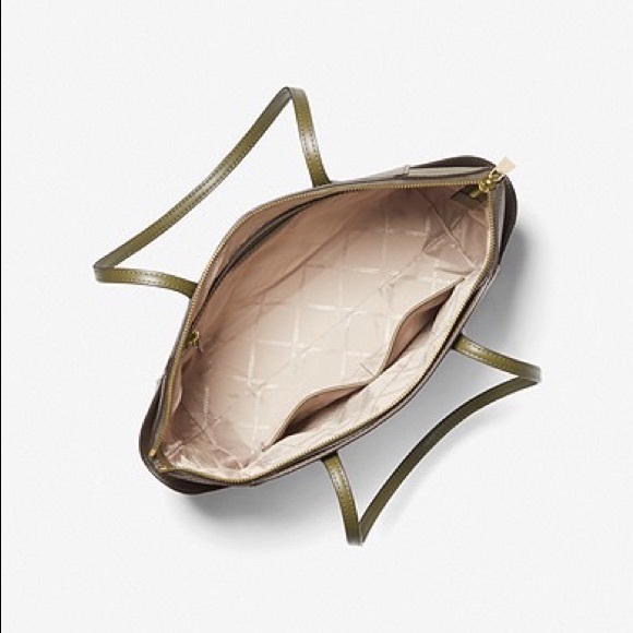 ❗CLOSET CLOSING ❗✨NWOT✨Michael Kors Charlotte Bag - Picture 2 of 10